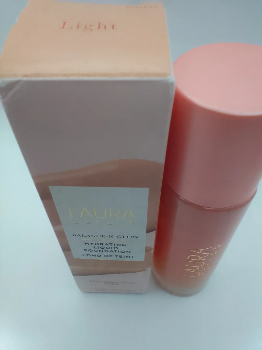 Laura Geller Balance-N-Glow Hydrating Liquid Foundation- Light